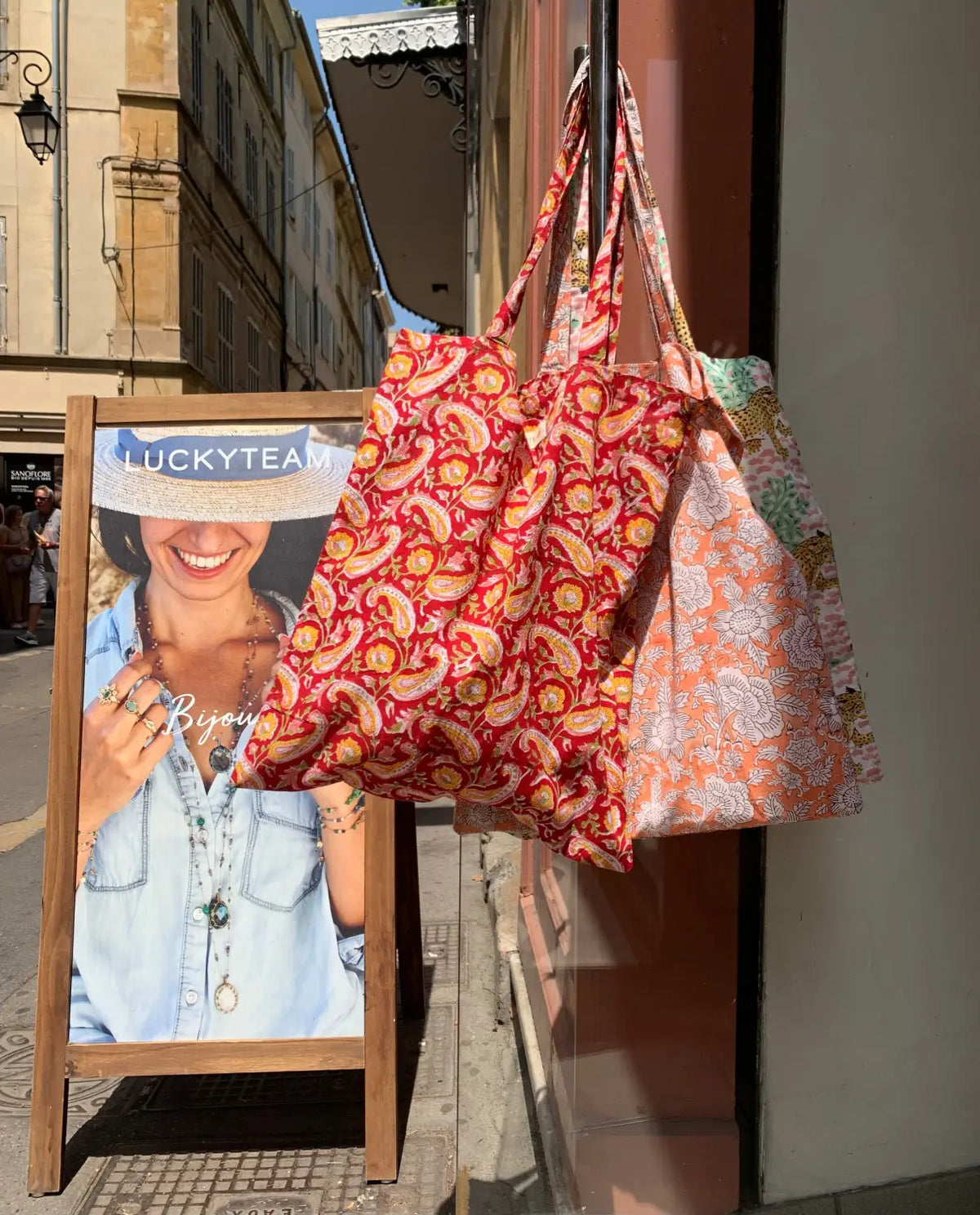 LE TOTE BAG, UN SAC PAS COMME LES AUTRES