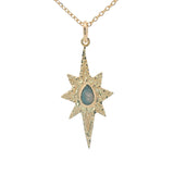 Collier doré étoile des vents martelée et labradorite 42 cm