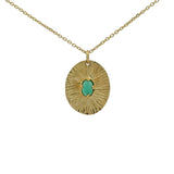 Collier doré pendentif oval strié et onyx verte 42 cm