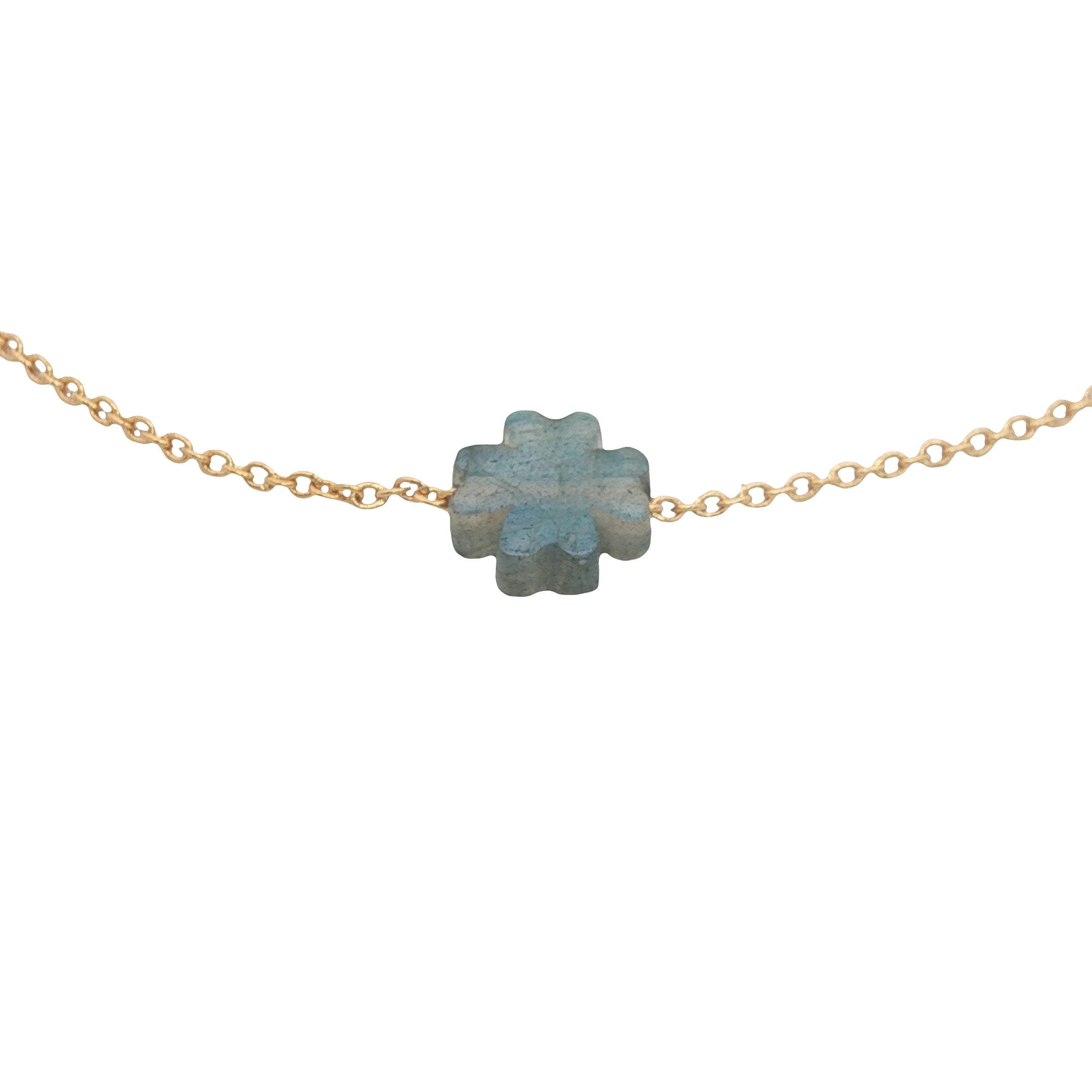 Bracelet doré trèfle labradorite avec étoile des vents dessus