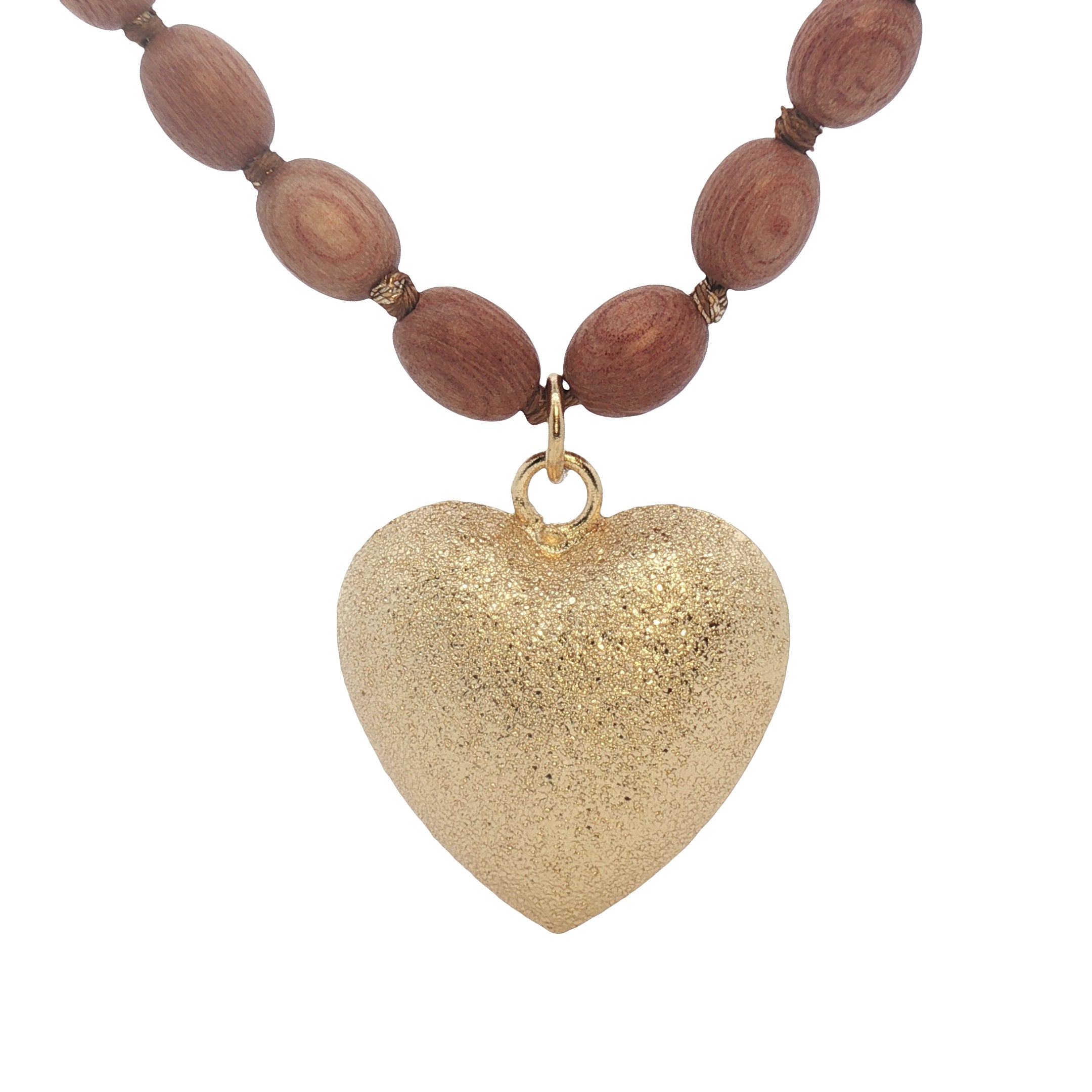 Collier doré coeur bombé brossé perles bois marron 90 cm