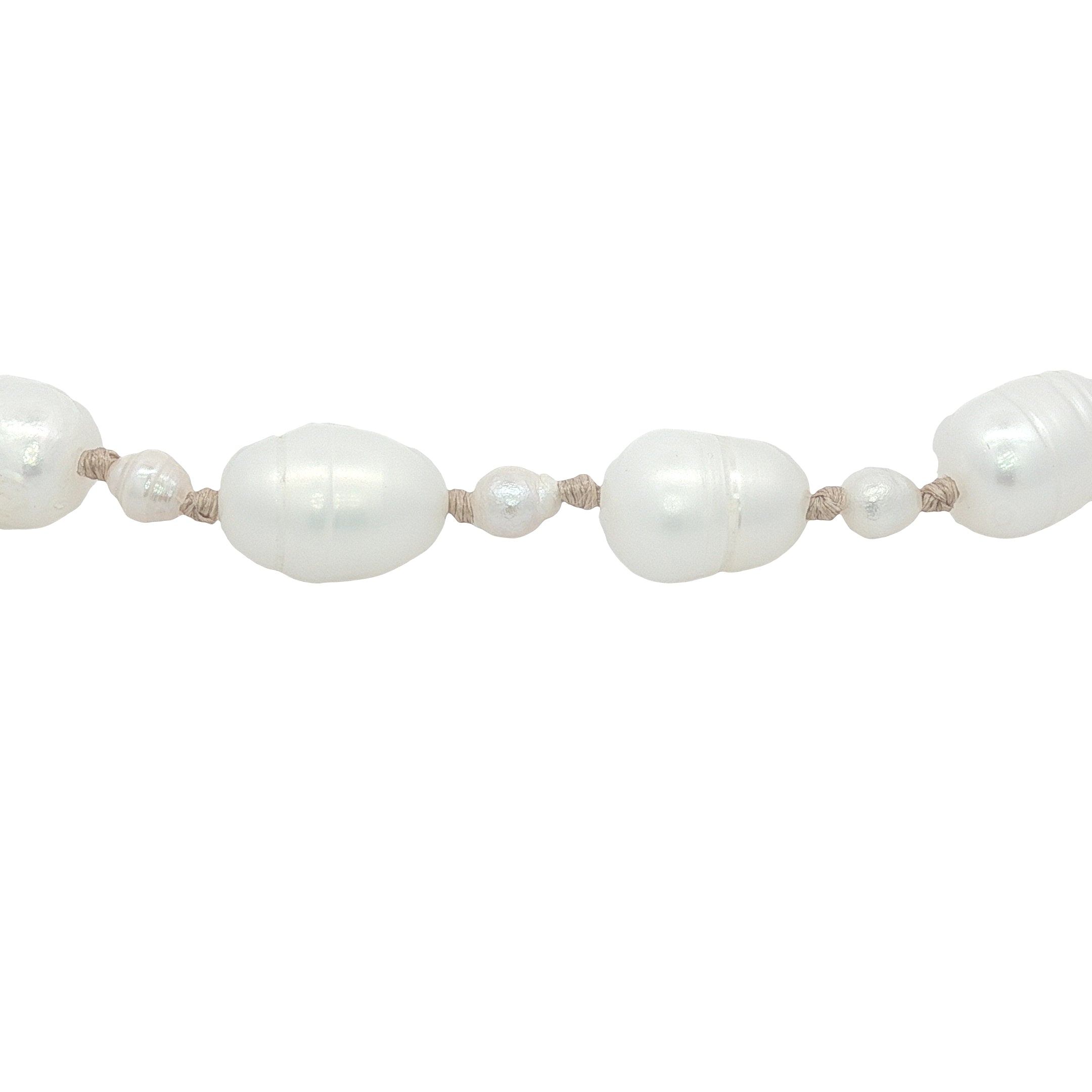 Chaine de cheville dorée petites et grandes perles de culture fil beige