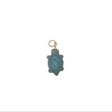 Charms doré tortue taillée dans de la labradorite