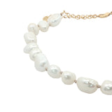 Chaine de cheville dorée perles de culture de différentes tailles et fil beige