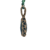 Collier doré rubis zoisite Johri Bazaar en onyx noire et fil doré 60 cm