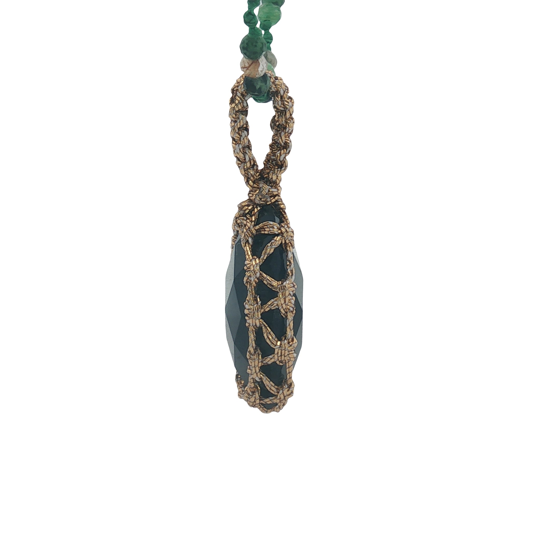 Collier doré rubis zoisite Johri Bazaar en onyx noire et fil doré 60 cm