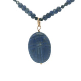 Collier doré lapis lazuli scarabée taillé dans la pierre 42 cm