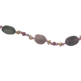 Collier doré multi tourmaline, grenat, perles dorées et noeuds roses 50 cm