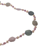 Collier doré multi tourmaline, grenat, perles dorées et noeuds roses 50 cm