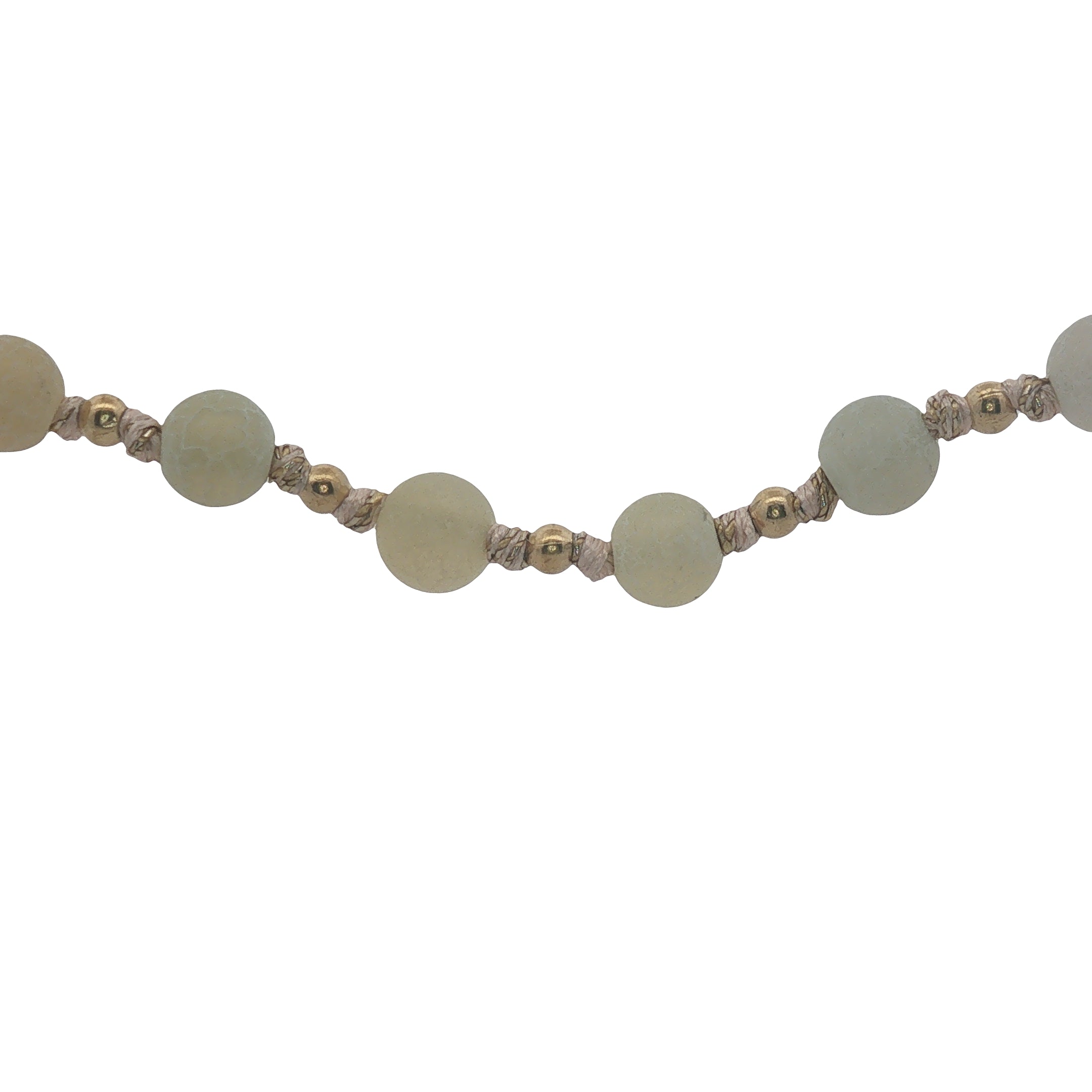Collier doré perles givrées vert pale et perles dorées 42 cm