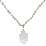 Collier doré tortue taillée dans du cristal perles de culture 50 cm