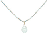 Collier doré fleur taillée dans de l'apatite petites perles de culture 50 cm