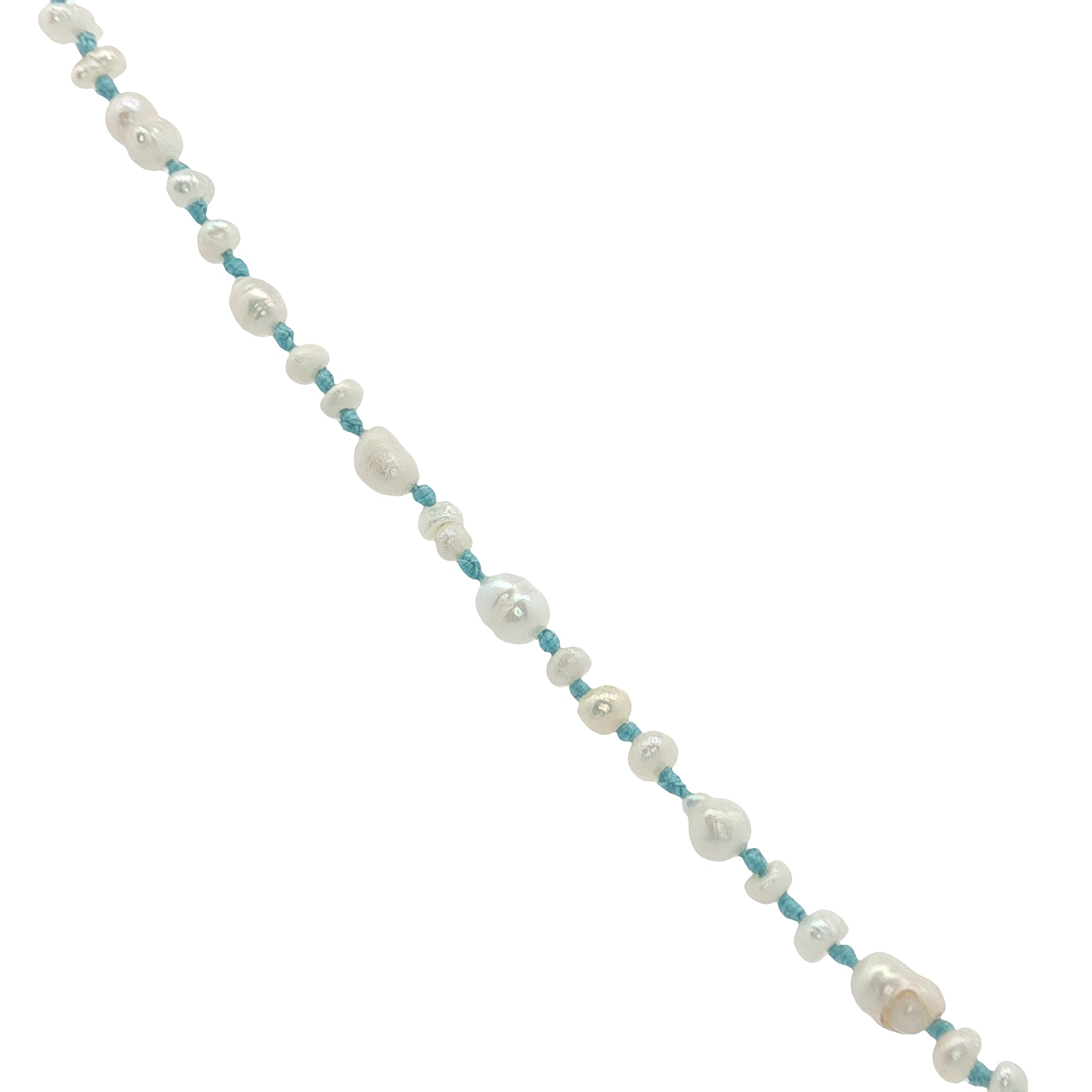 Collier doré fleur taillée dans de l'apatite petites perles de culture 50 cm