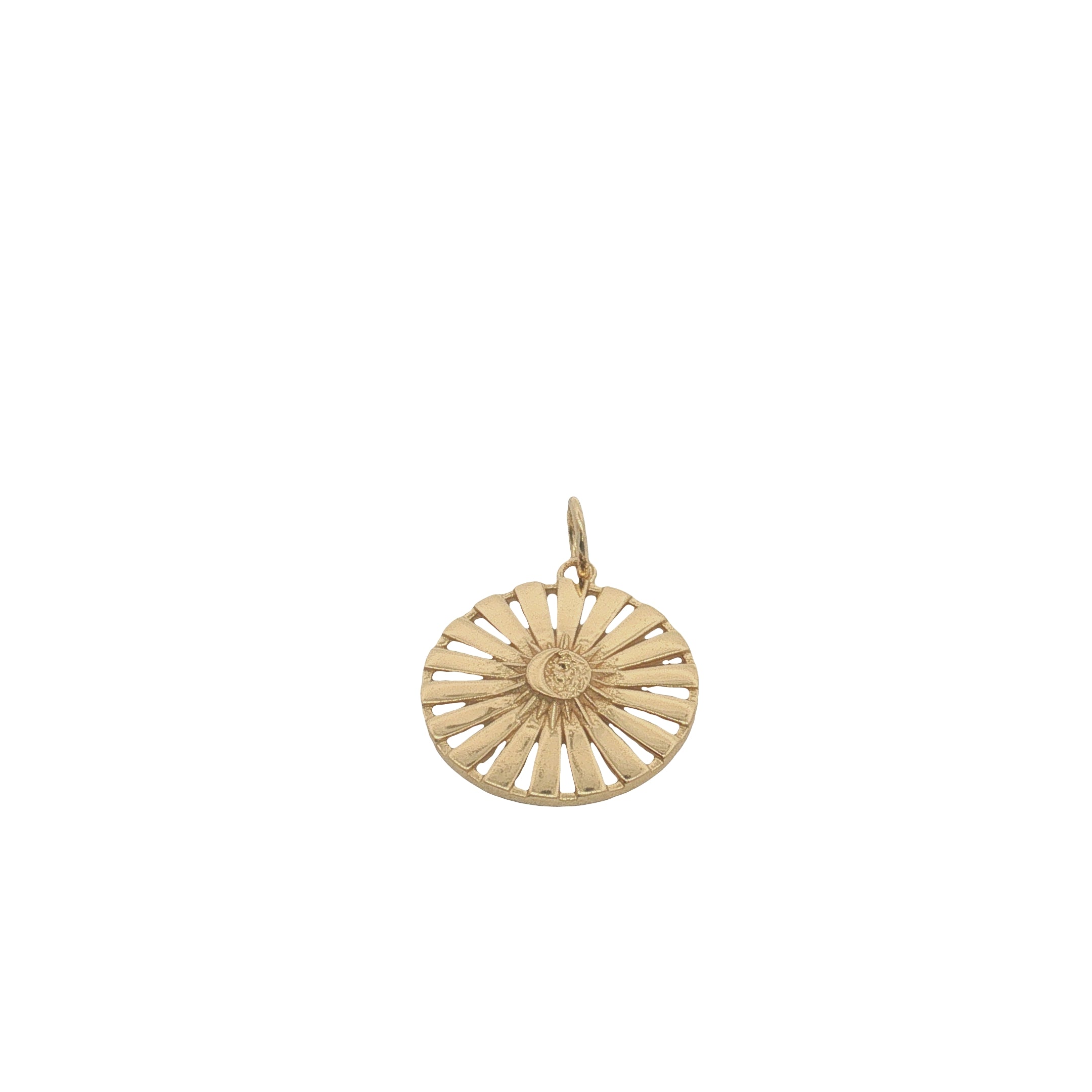 Charms doré médaille soleil avec rayons et petite lune au centre