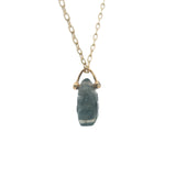 Collier doré poisson taillé dans la labradorite 42 cm