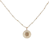 Collier doré médaille soleil et lune perles de culture 42 cm