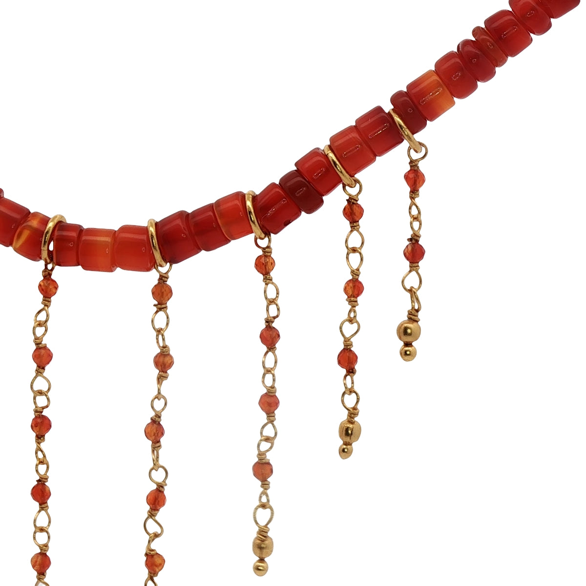 Collier doré onyx rouge et chainettes 42 cm