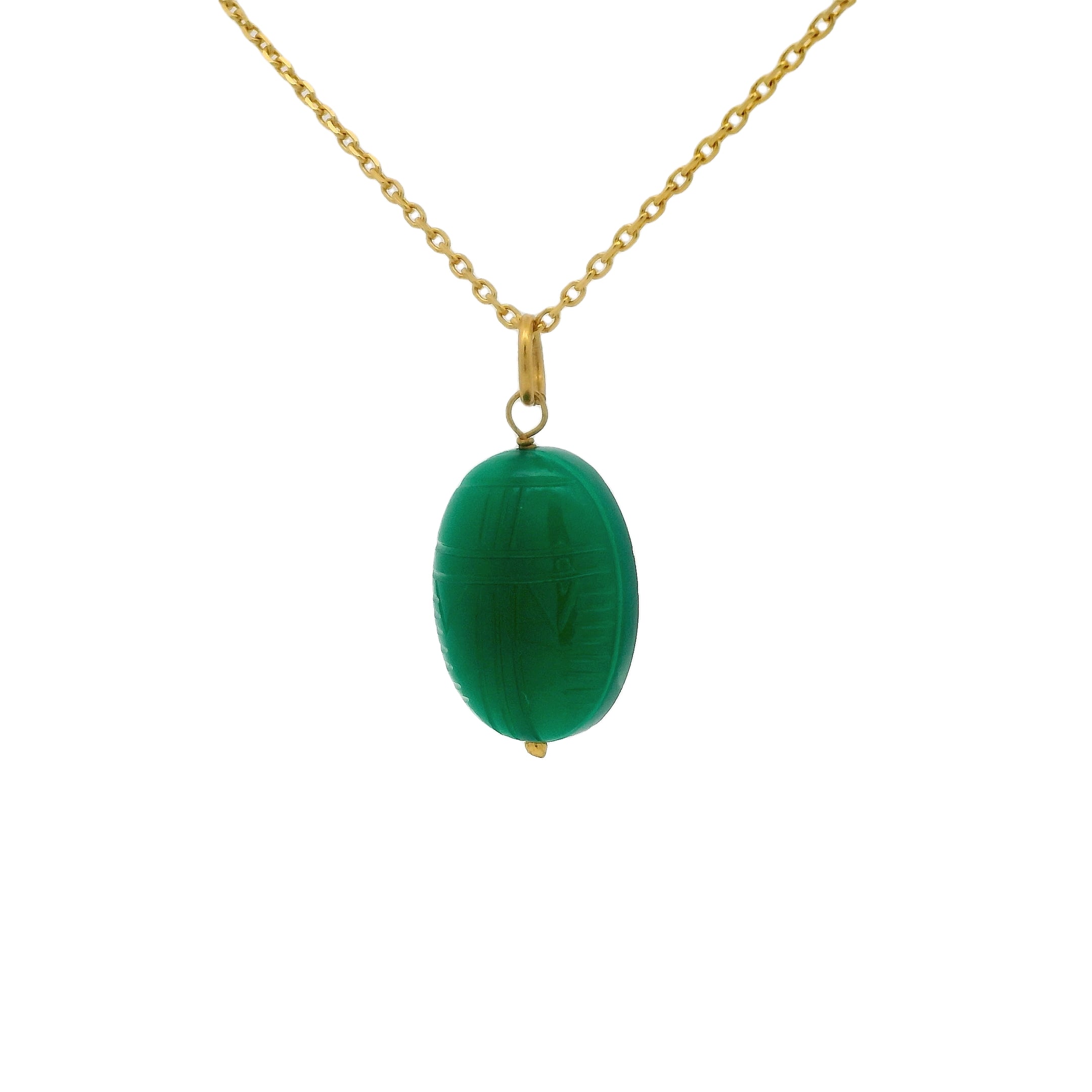 Collier doré petit scarabée sculpté sur onyx verte 42 cm