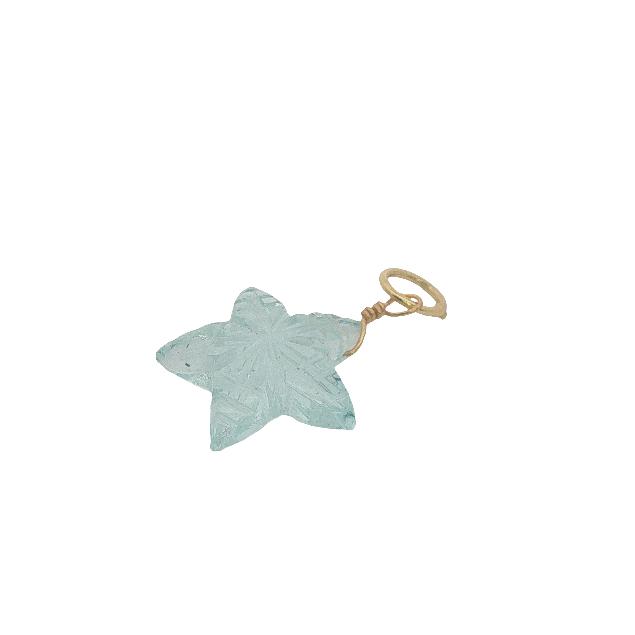 Charms doré étoile taillée dans de la topaze bleue