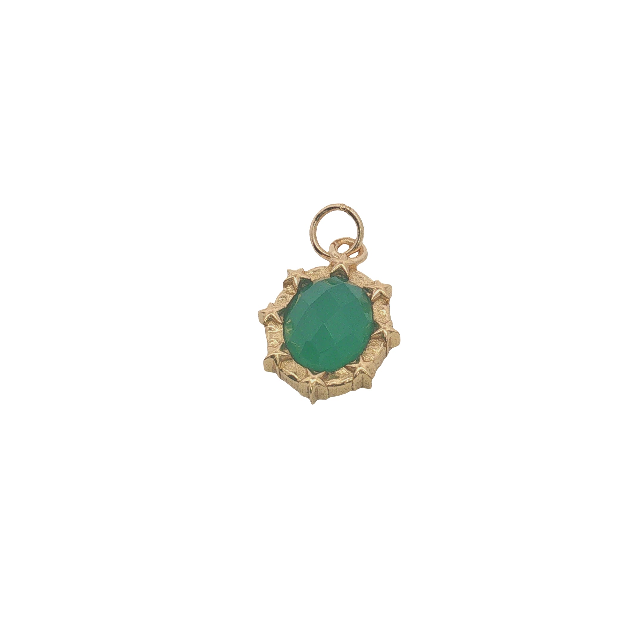 Charms doré médaillon ovale avec onyx verte et étoiles