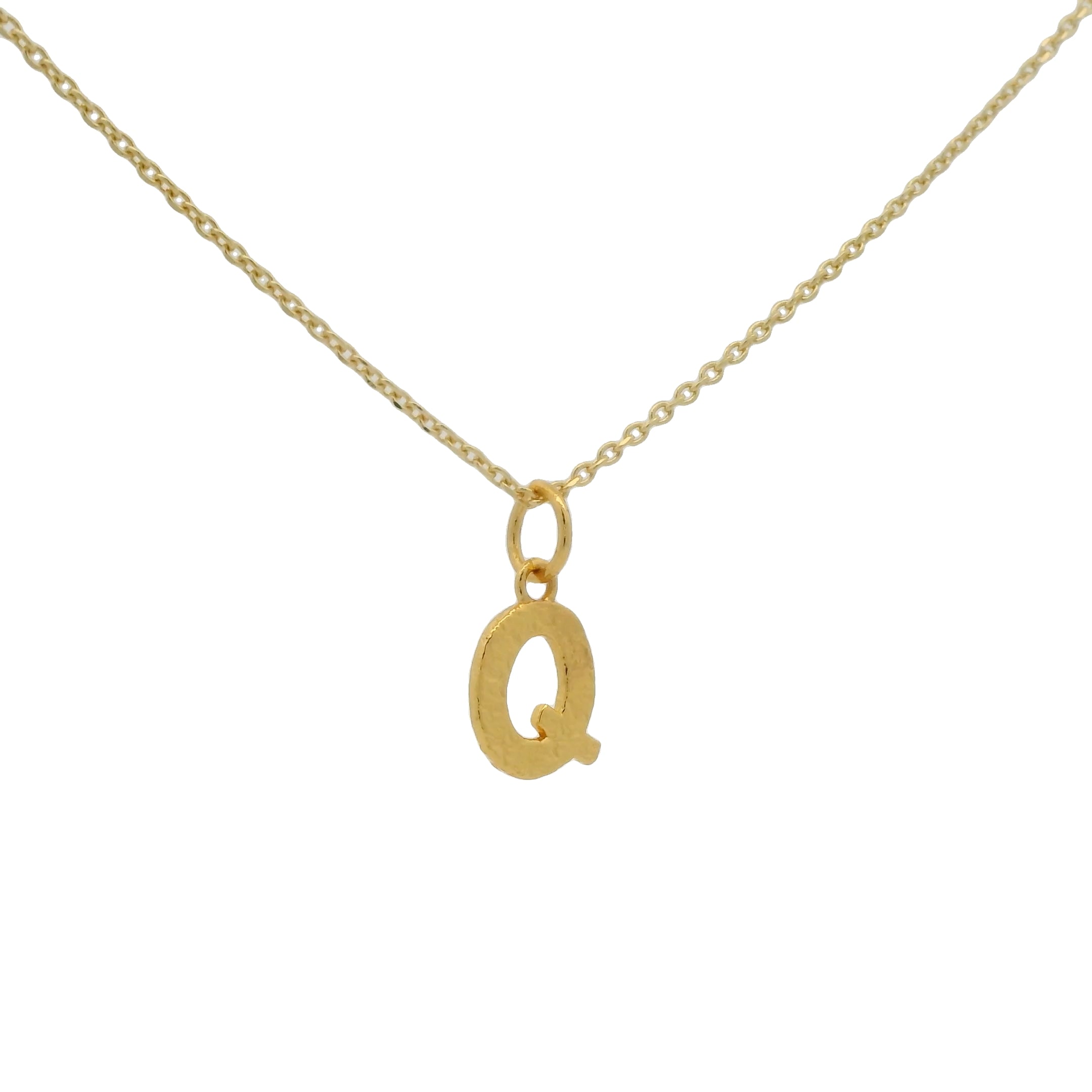 Collier doré lettre Q martelée 42 cm