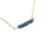 Collier doré 5 petites pyrite verte 40 cm