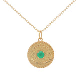 Collier doré médaille texturée "good karma" et onyx verte 42 cm