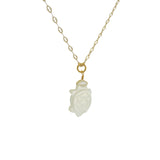 Collier doré tortue taillée dans la prehnite 42 cm