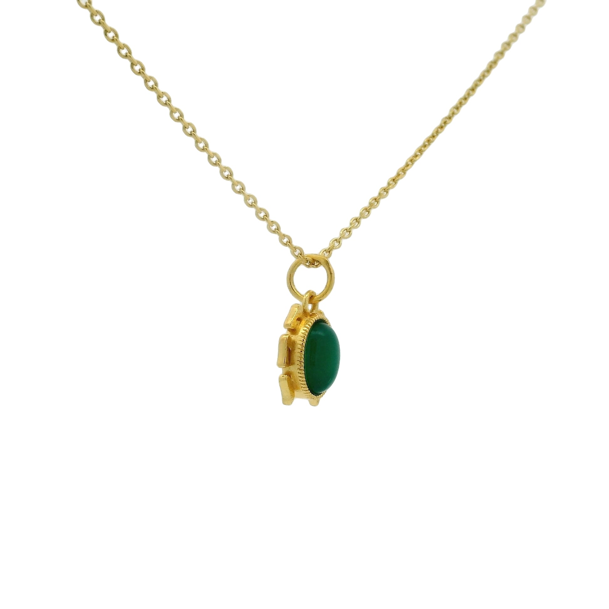 Collier doré scarabée onyx verte cabochon 42 cm
