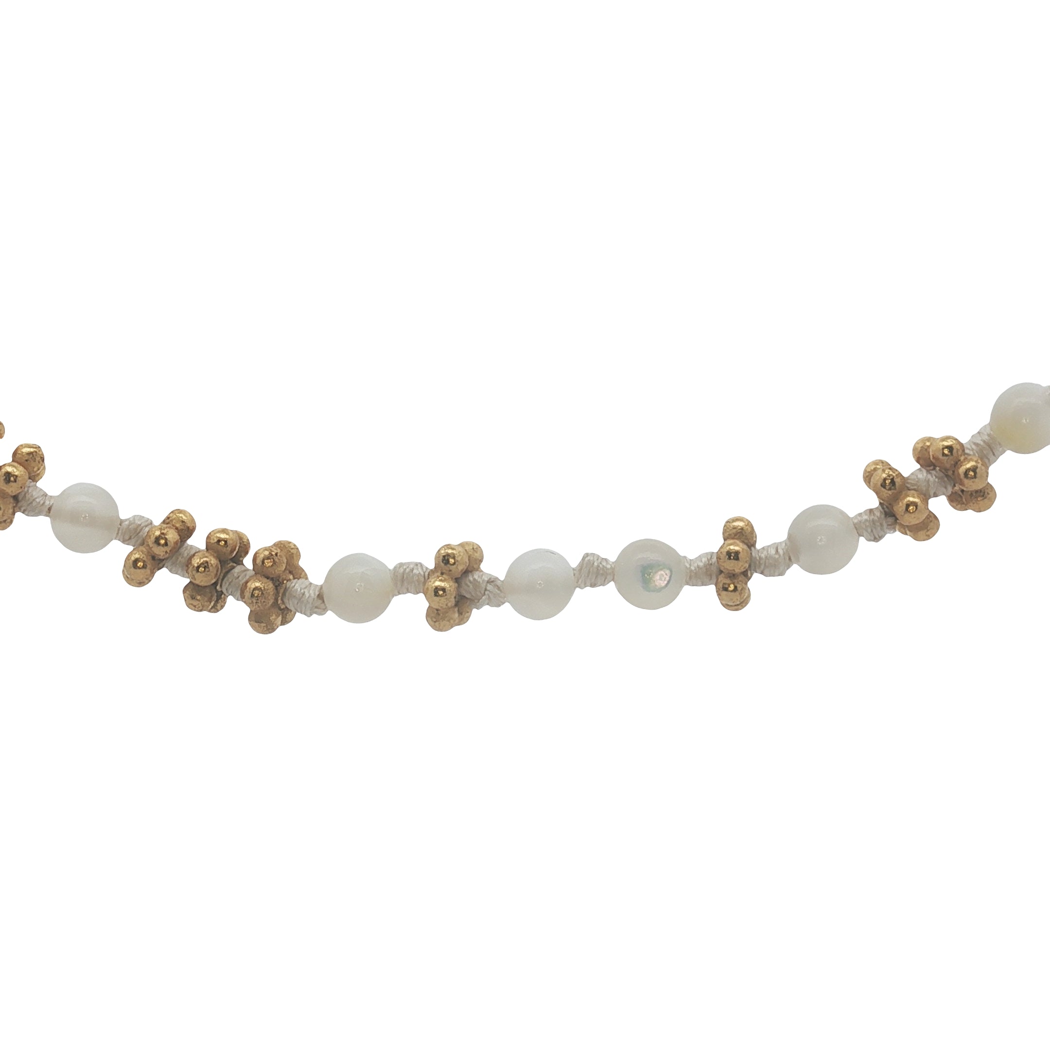Collier doré perles blanches, couronnes dorées et noeuds blancs 42 cm