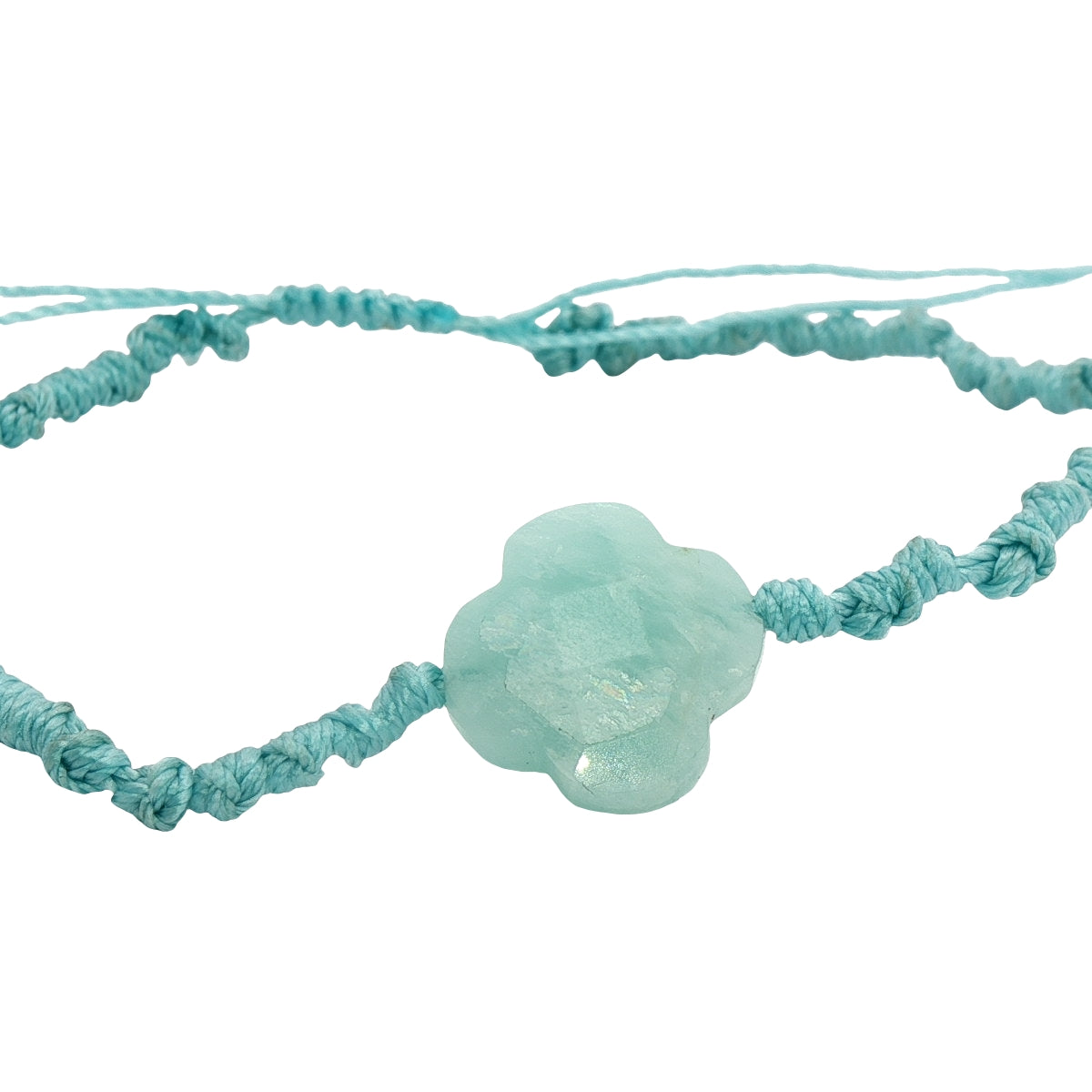 Bracelet doré sur cordon turquoise trèfle en amazonite facettée
