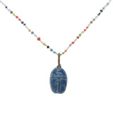 Collier doré scarabée bleu perles multicolores 50 cm