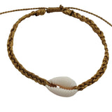 Bracelet cordon tressé doré cauri naturel