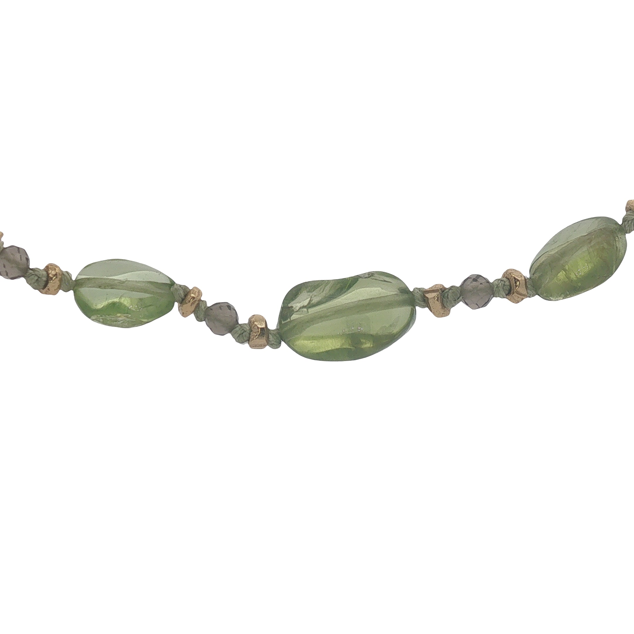 Collier doré péridot, quartz fumé, perles dorées et noeuds verts 75 cm