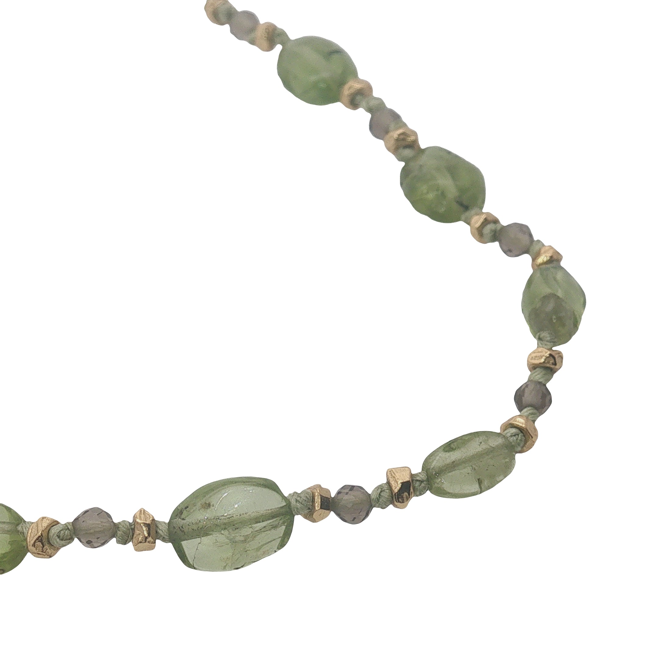 Collier doré péridot, quartz fumé, perles dorées et noeuds verts 75 cm