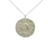 Collier argent médaille mate soleil visage et feuilles 42 cm
