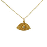 Collier doré pendentif oeil martelé et pierre de lune 42 cm