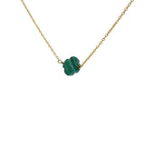 Collier doré petit trèfle en malachite facettée 40 cm