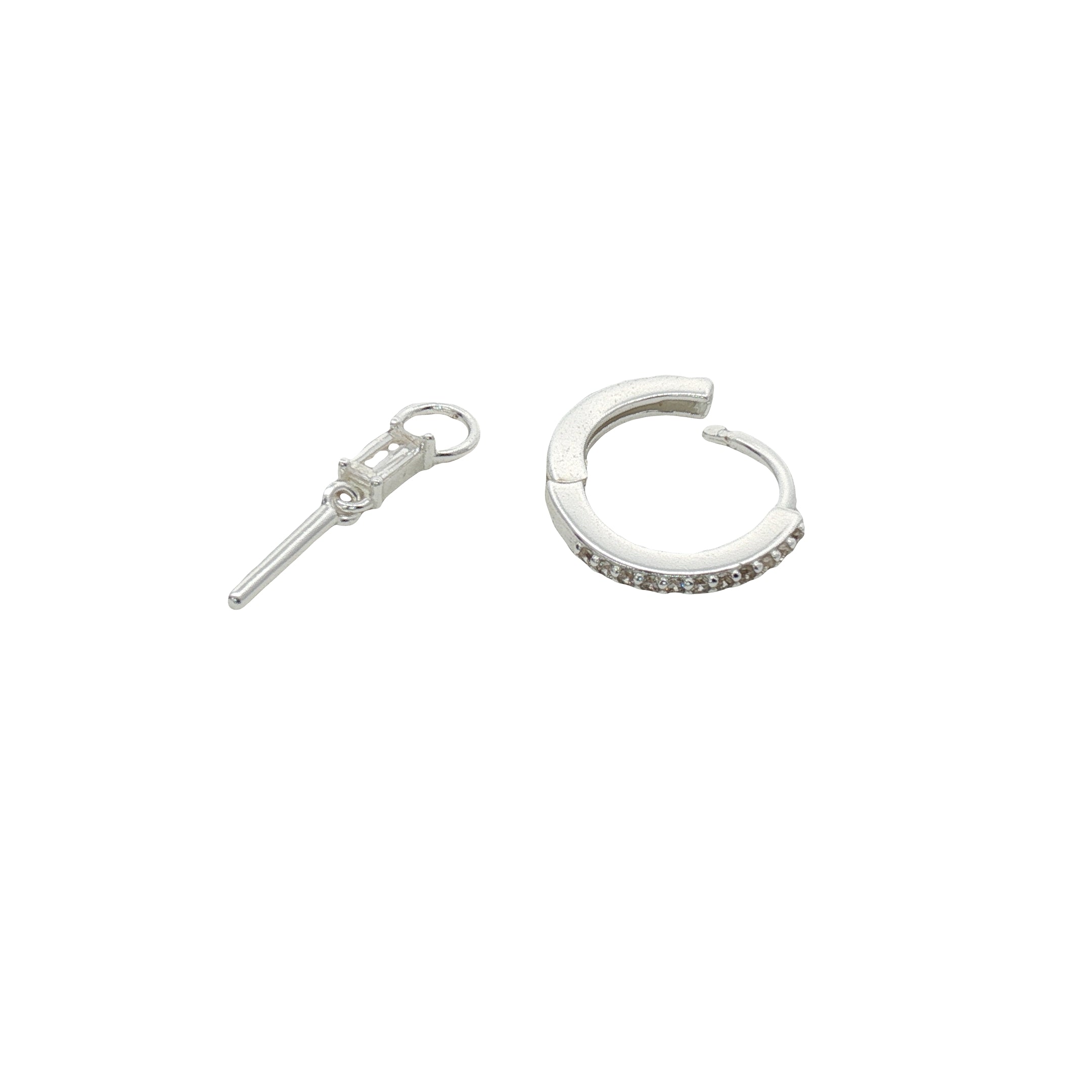 Mini créole fermée argent 925 pampille zircon baguette et tige