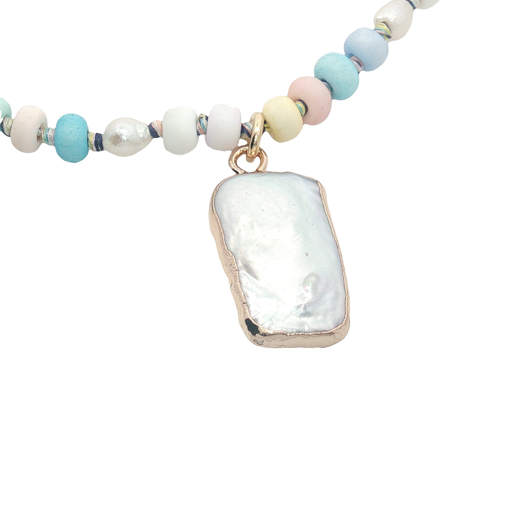 Collier doré nacre perles pastel et perles de culture 75 cm