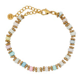 Bracelet doré en perles pastel et couronnes dorées