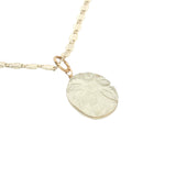 Collier doré quartz citron avec fleur taillée dans la pierre 42 cm