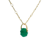 Collier doré fleur taillée dans de l'onyx verte étrier avec zircon 50 cm