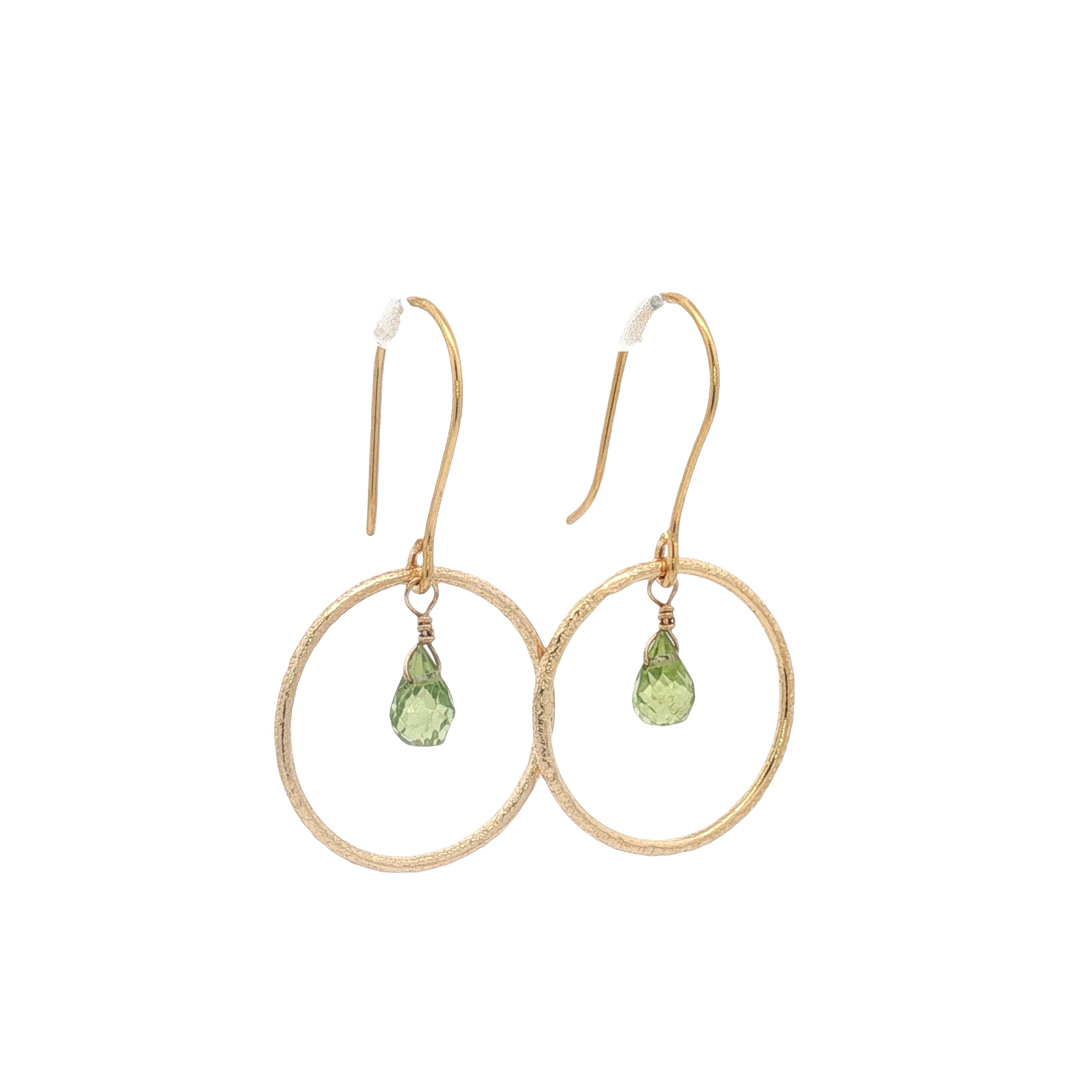 Boucles d'oreilles dorées anneau et goutte en peridot