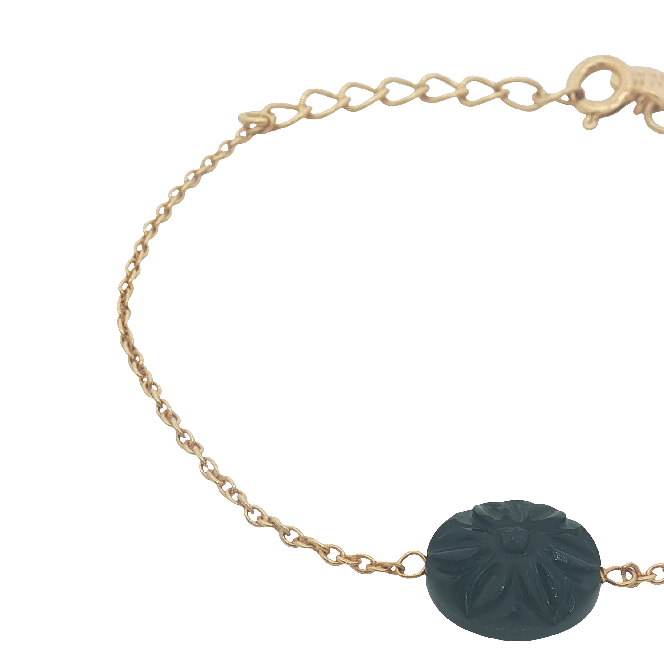 Bracelet doré fleur taillée dans une onyx noire