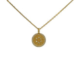 Collier doré petite médaille martelée fleur zircons blancs 42cm