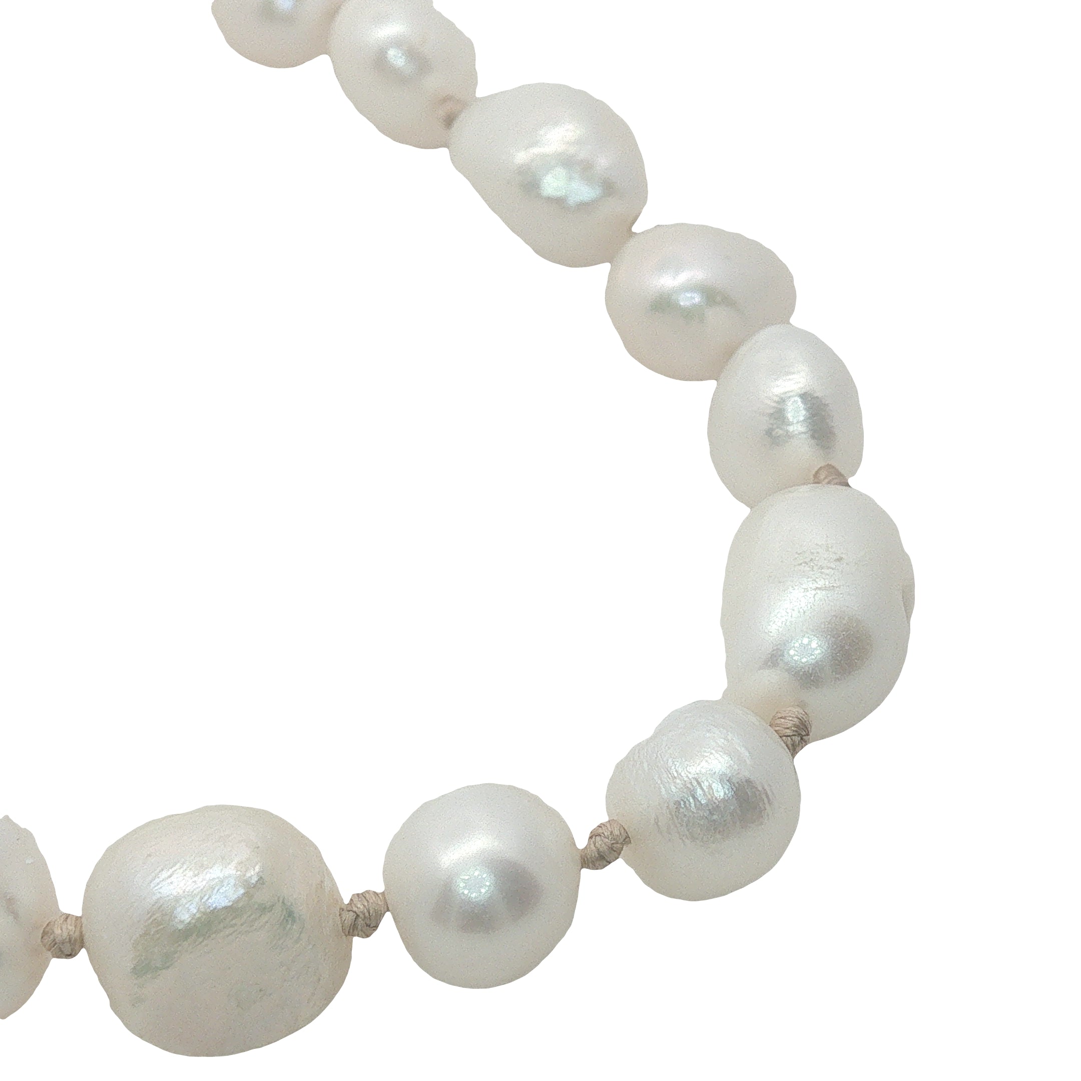 Collier doré perles de culture de différentes tailles avec noeuds beige 60 cm