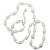Collier doré alternance petites et grandes perles de culture avec noeuds blancs 50 cm