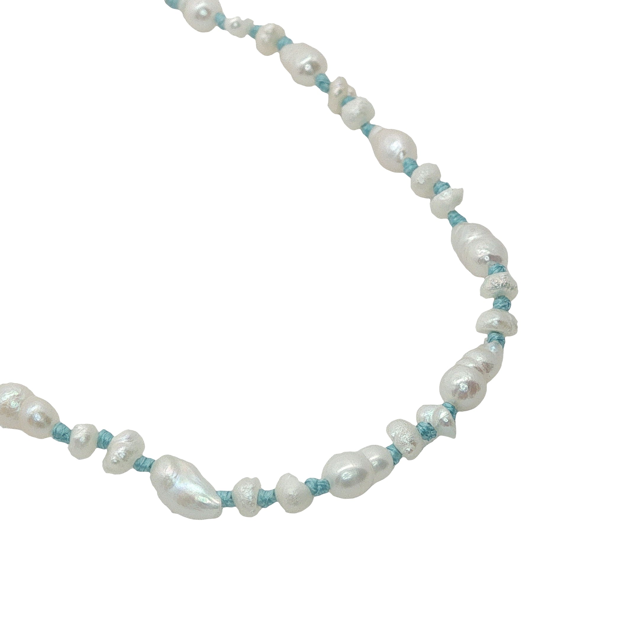 Collier doré petites perles de culture et fil turquoise 60 cm