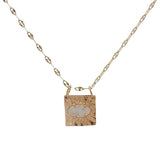 Collier doré plaque avec oeil en pierre de lune 50 cm